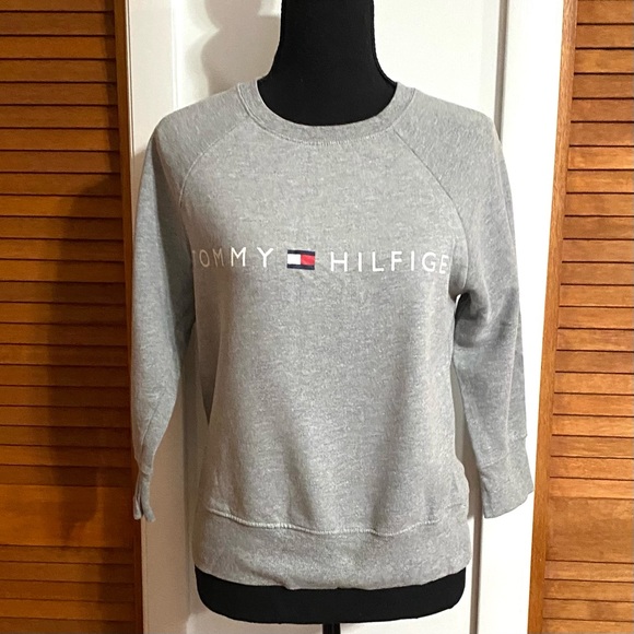 Tommy Hilfiger Tops - Tommy Hilfiger Sweatshirt Size Small